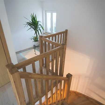 阿林娜格斯特公寓 库雷萨雷